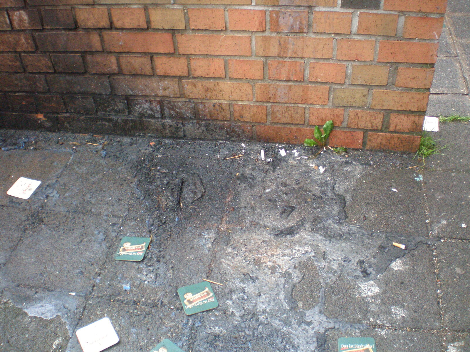 Ruß nach einem Brandschaden von Klinker abgenommen