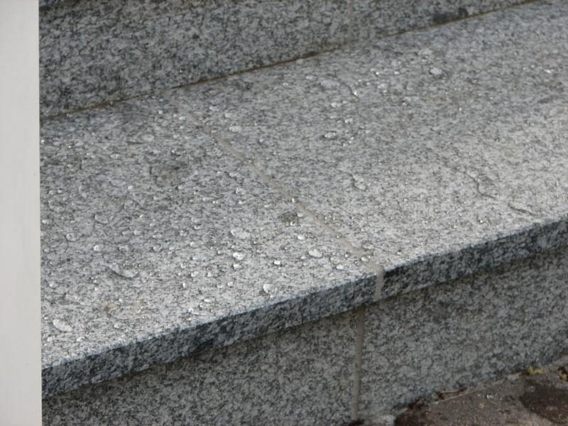 Eingangspodest von Grund auf neu aufgebaut