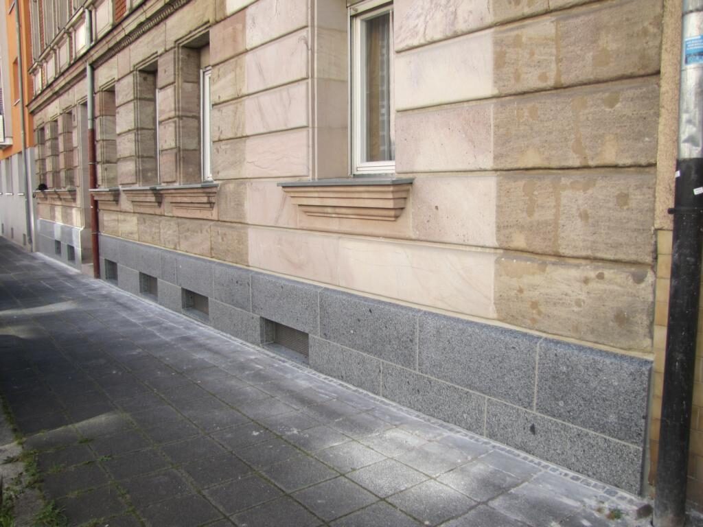 Sockelbekleidung aus deutschem Granit