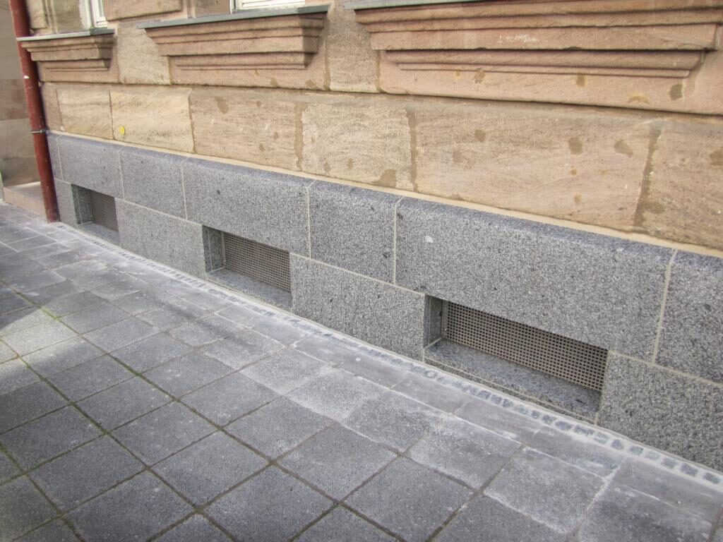 Sockelbekleidung aus deutschem Granit