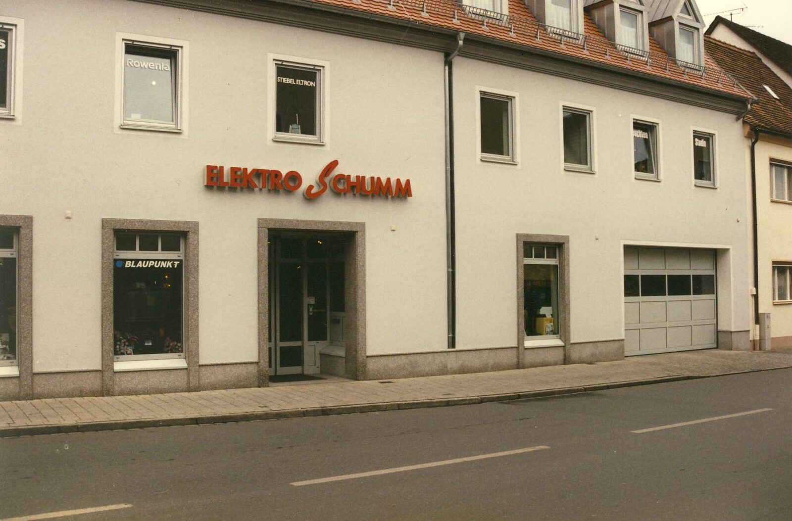 Ladeneingang mit Granitgewände