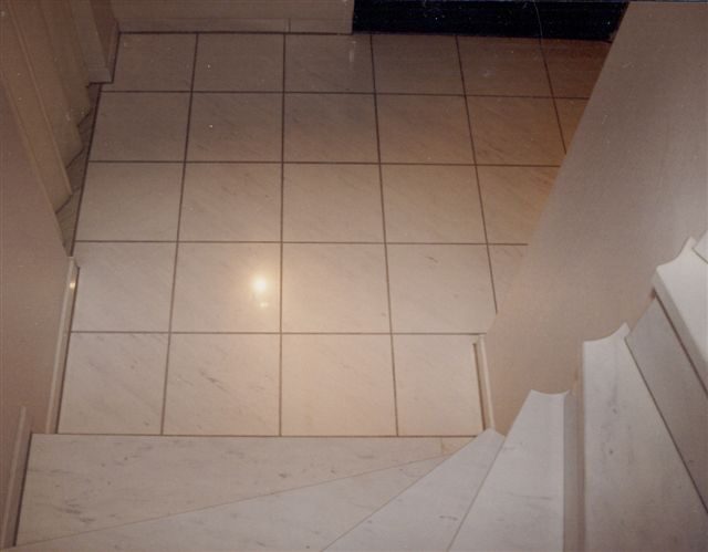 Innenböden aus Marmor im Diagonalverband