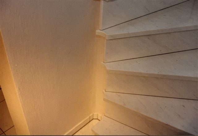 Innenböden aus Marmor im Diagonalverband
