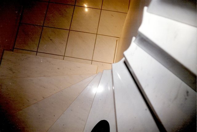 Innenböden aus Marmor im Diagonalverband