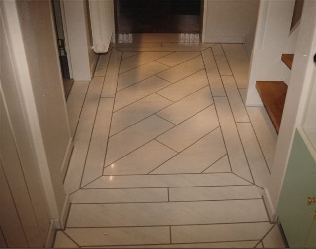 Innenböden aus Marmor im Diagonalverband