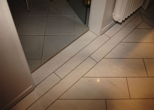 Innenböden aus Marmor im Diagonalverband