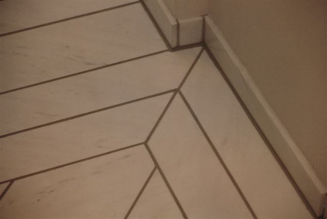 Innenböden aus Marmor im Diagonalverband