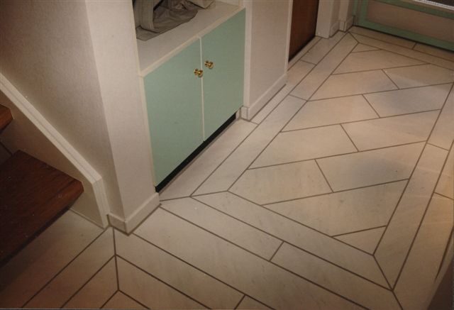 Innenböden aus Marmor im Diagonalverband