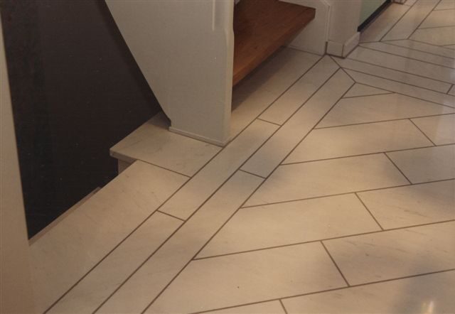 Innenböden aus Marmor im Diagonalverband