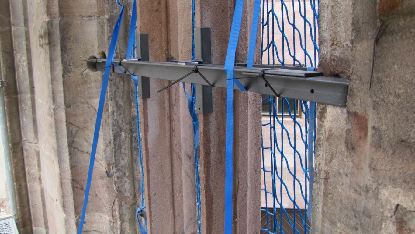 Katharinenruine: Maßwerkfenster gesichert