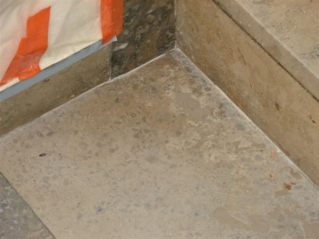 Kellerboden gereinigt und geschliffen