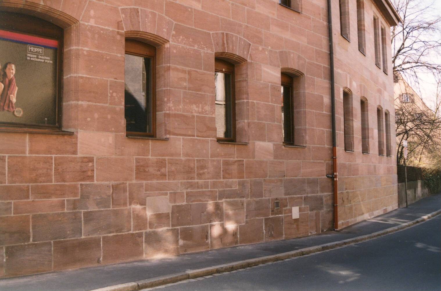 Hausfassade aus Sandstein instand gesetzt
