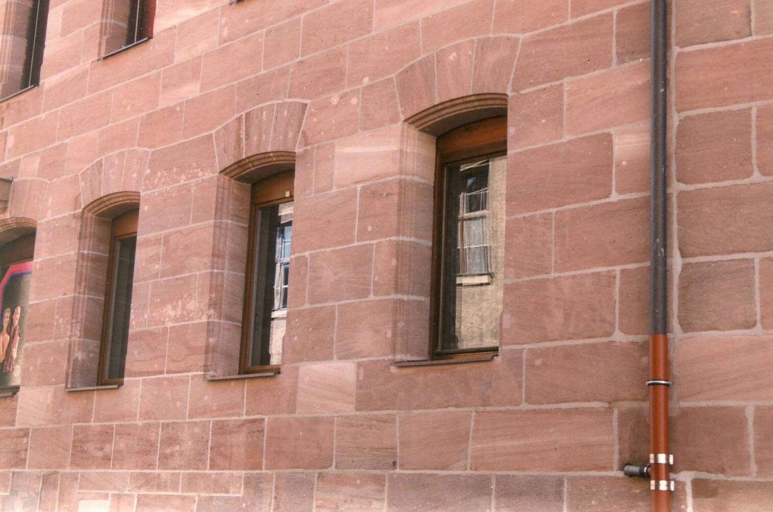 Hausfassade aus Sandstein instand gesetzt