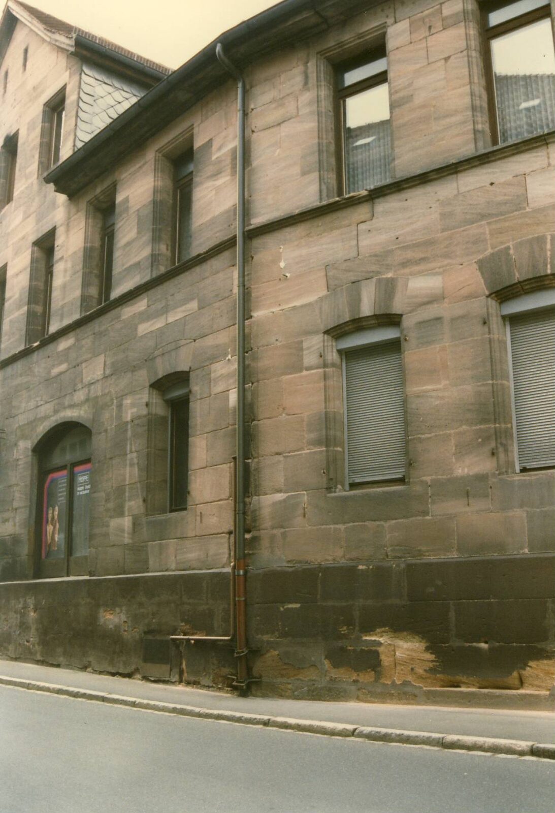 Hausfassade aus Sandstein instand gesetzt