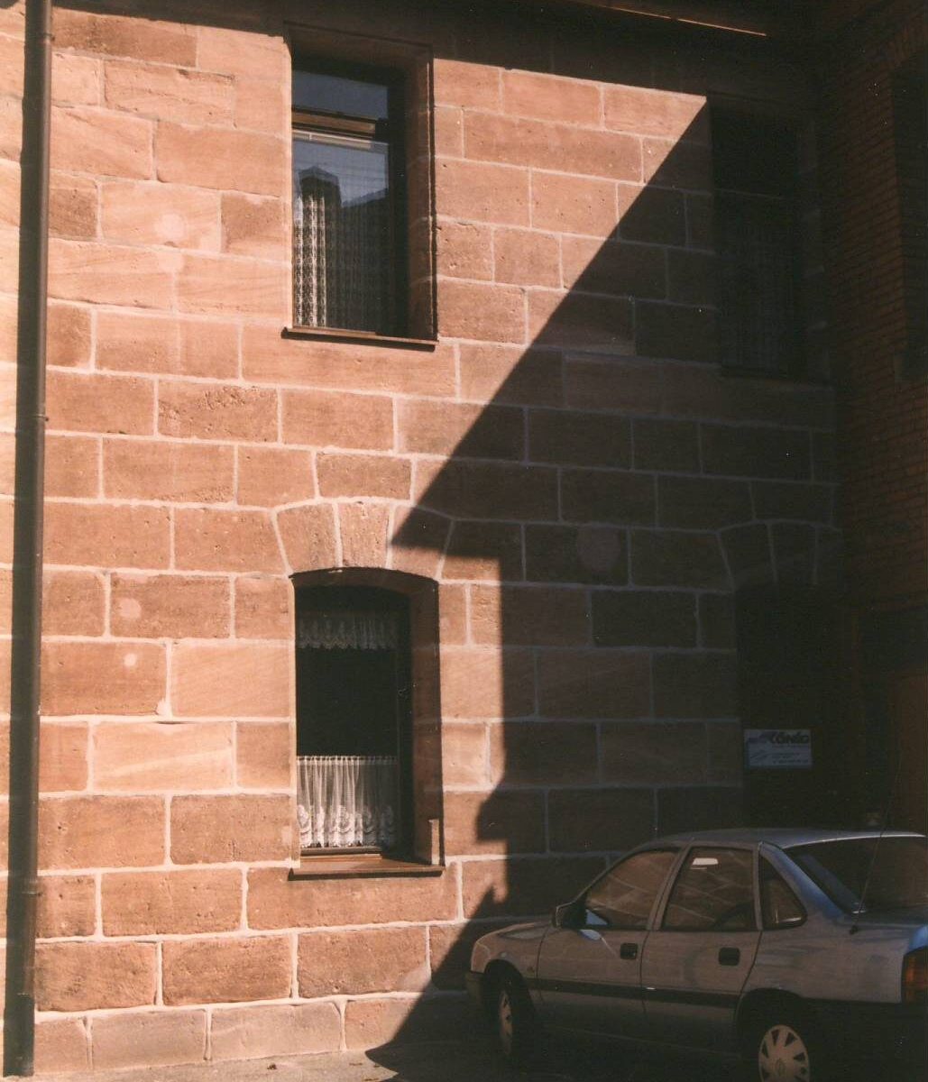 Hausfassade aus Sandstein instand gesetzt