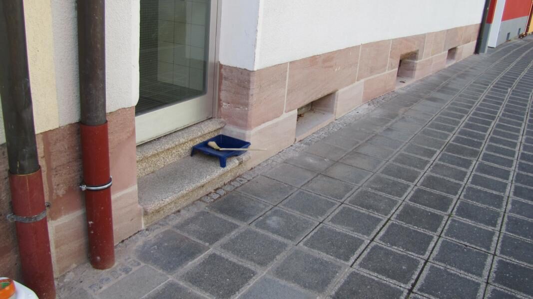 Sockelband an einem Wohnhaus erneuert