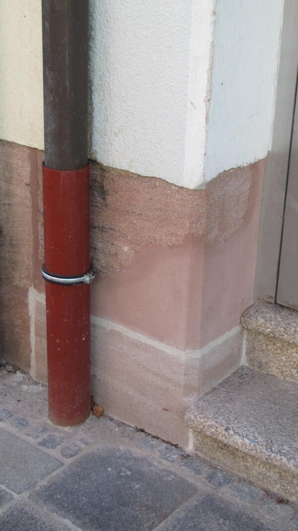 Sockelband an einem Wohnhaus erneuert