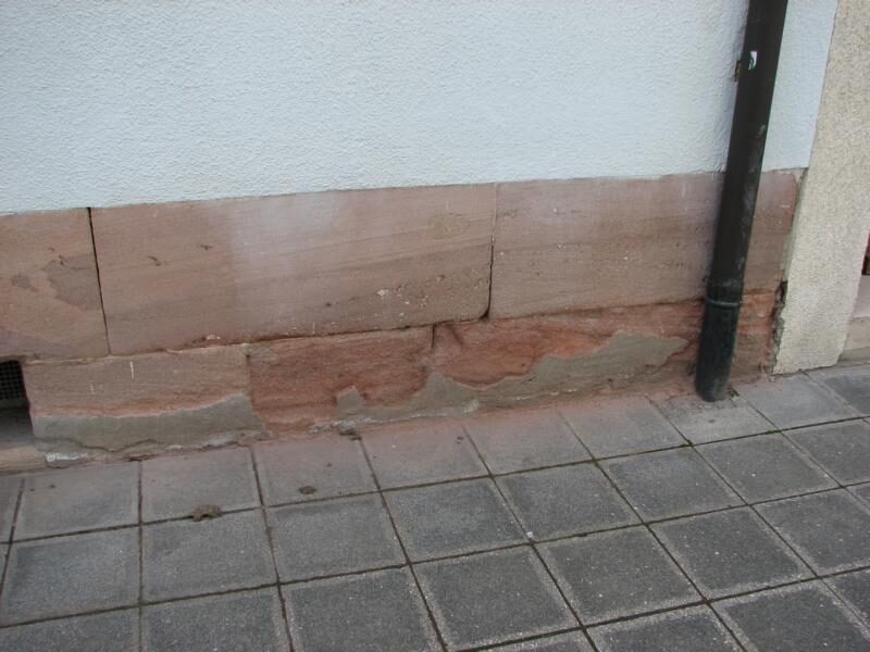 Sockelband an einem Wohnhaus erneuert