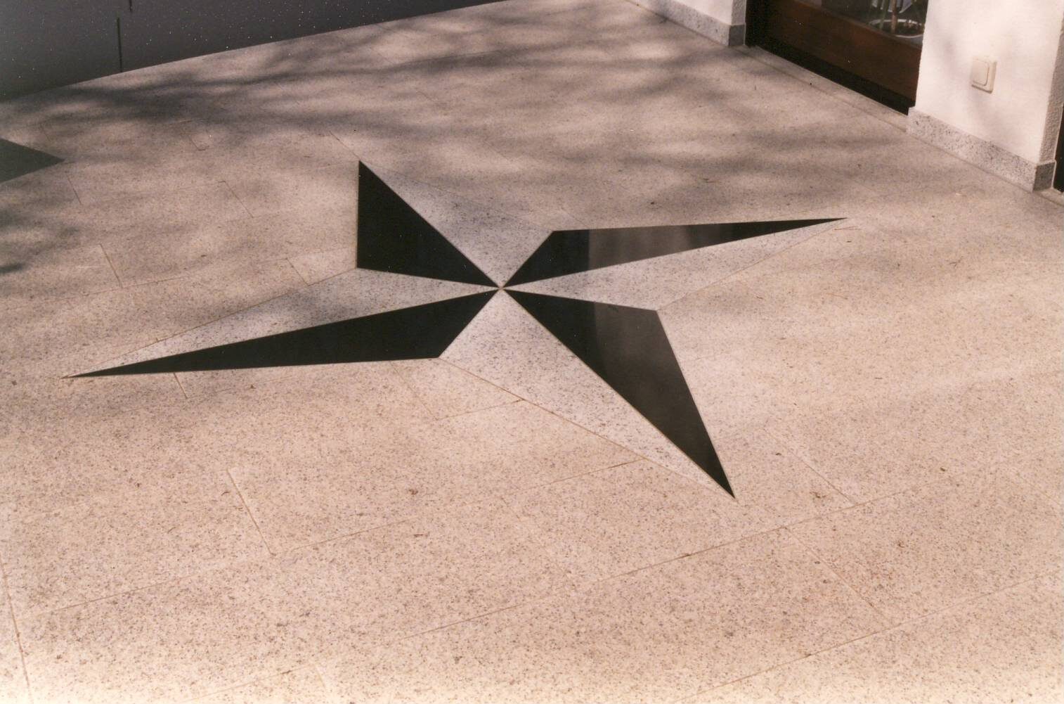 Terrasse aus Natursteinplatten