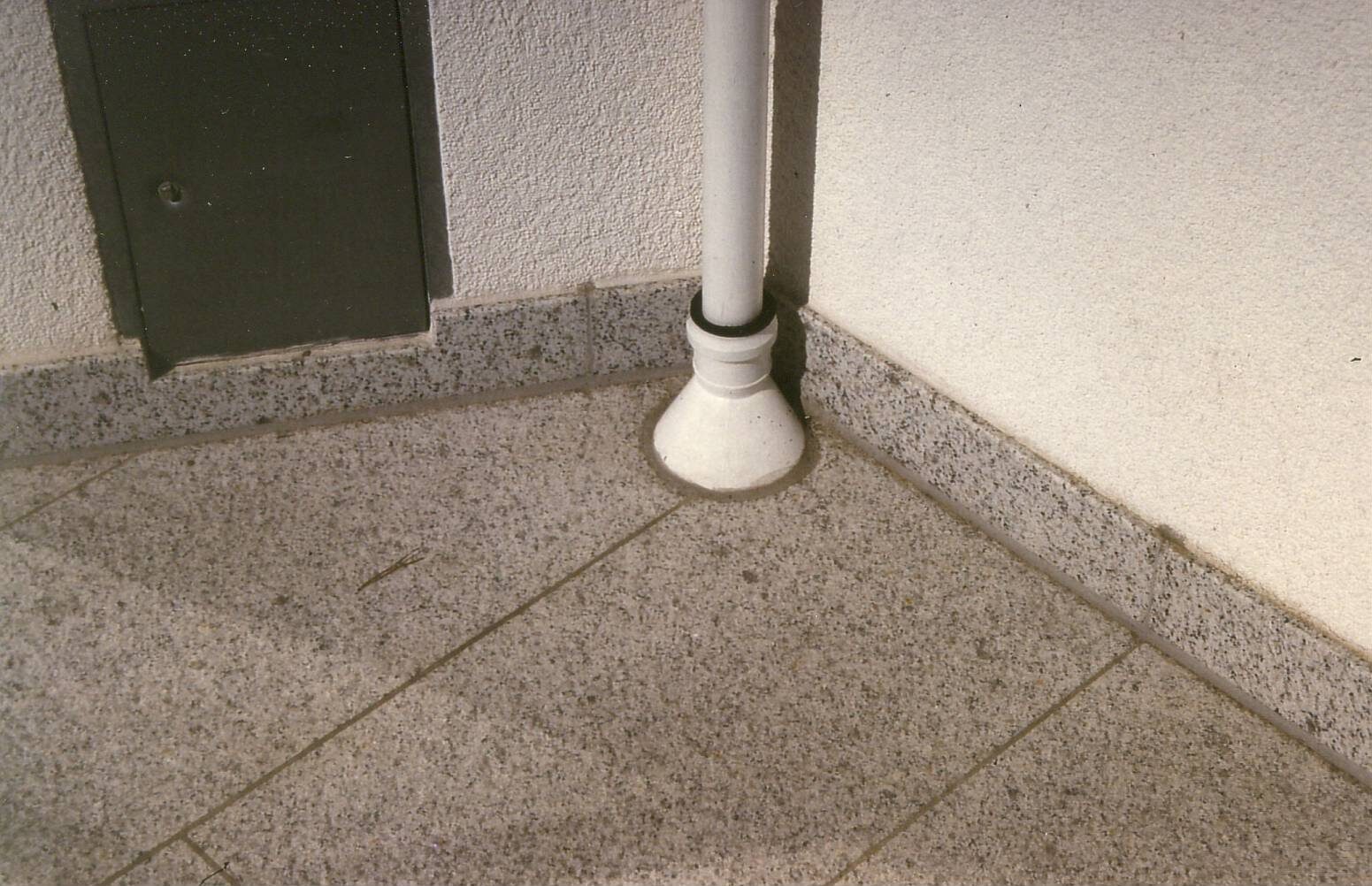 Terrasse aus Natursteinplatten