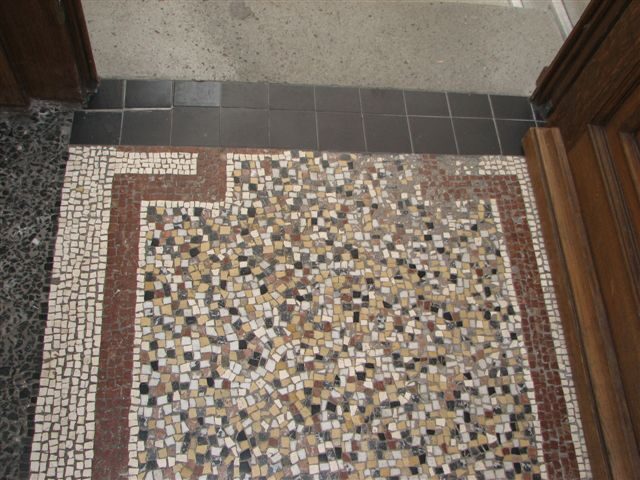 Terrazzoboden mit Fehlstellen instand gesetzt