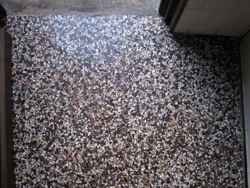 Terrazzoboden mit Fehlstellen instand gesetzt