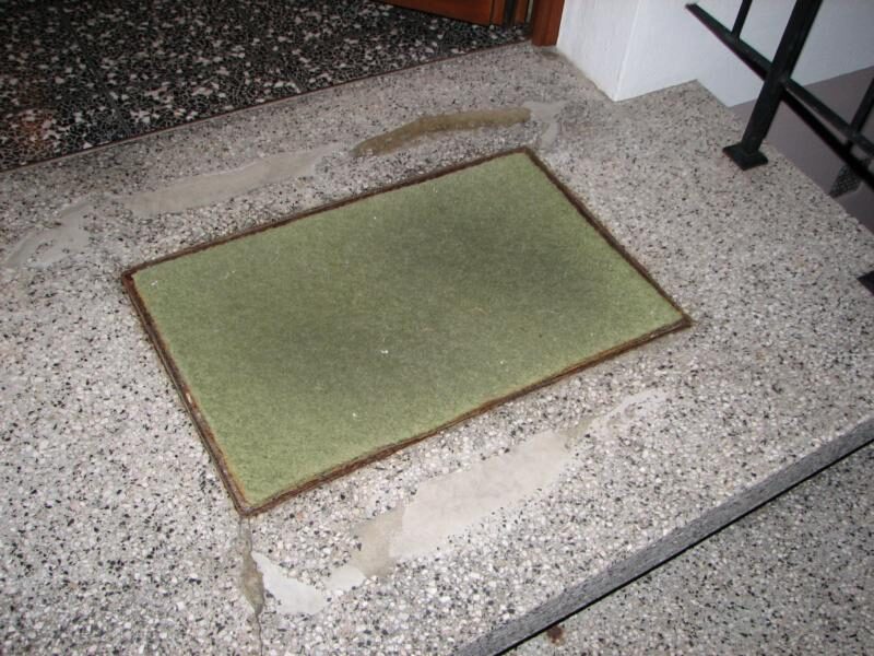 Eingangsbereich aus Terrazzo repariert