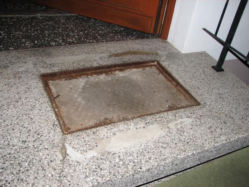 Eingangsbereich aus Terrazzo repariert
