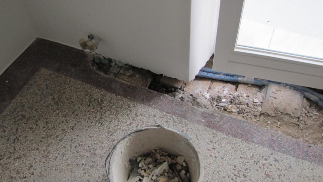 Küchenboden aus Terrazzo aufgearbeitet
