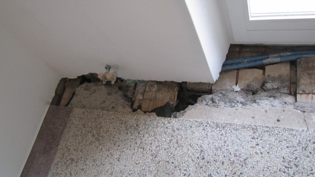 Küchenboden aus Terrazzo aufgearbeitet