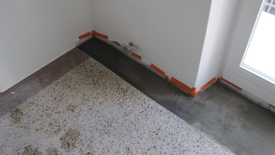 Küchenboden aus Terrazzo aufgearbeitet