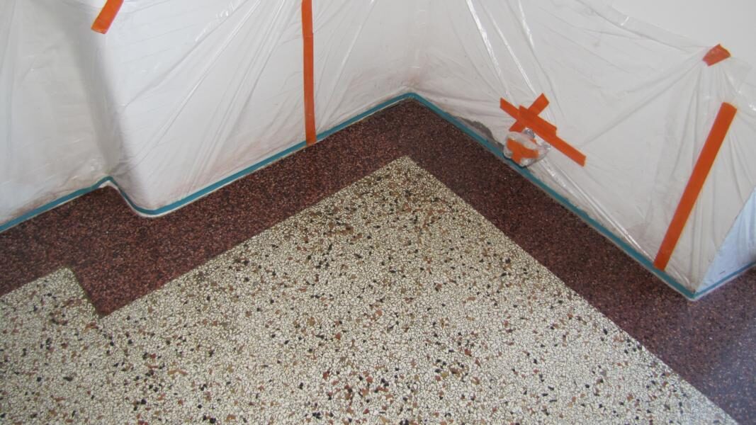 Küchenboden aus Terrazzo aufgearbeitet