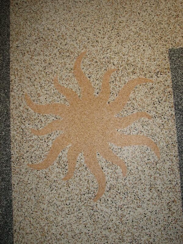 Terrazzo neu gegossen, mit eingelegter Sonne