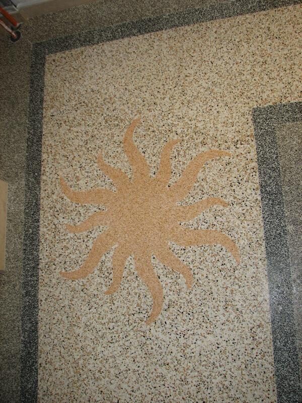Terrazzo neu gegossen, mit eingelegter Sonne