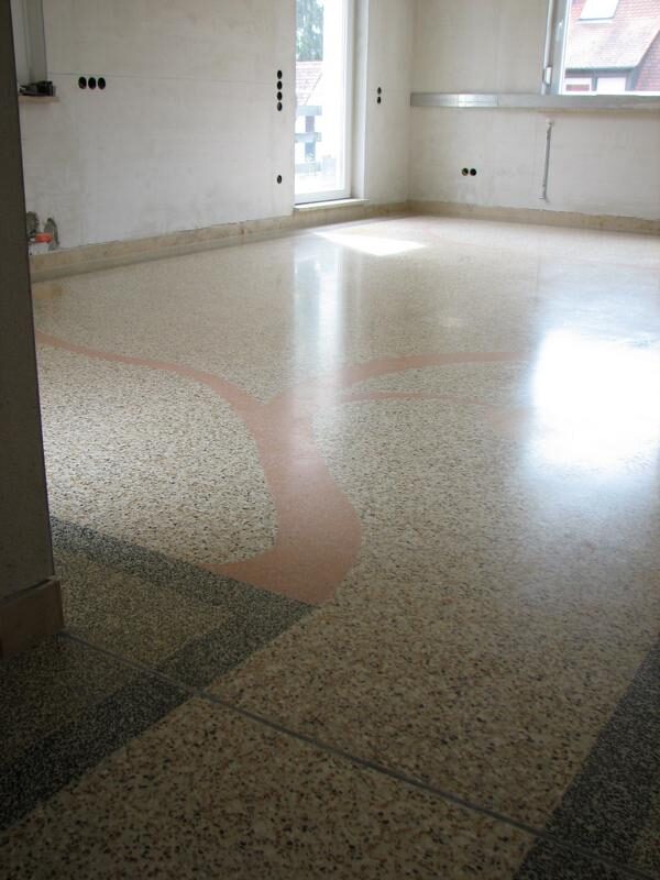 Terrazzo neu gegossen, mit eingelegter Sonne