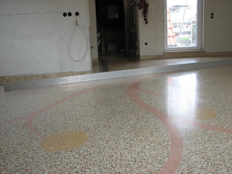 Terrazzo neu gegossen, mit eingelegter Sonne