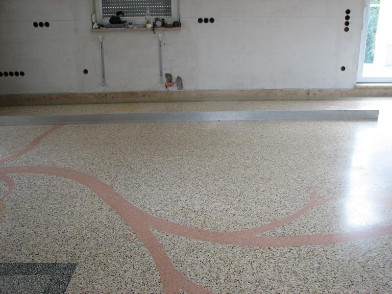 Terrazzo neu gegossen, mit eingelegter Sonne