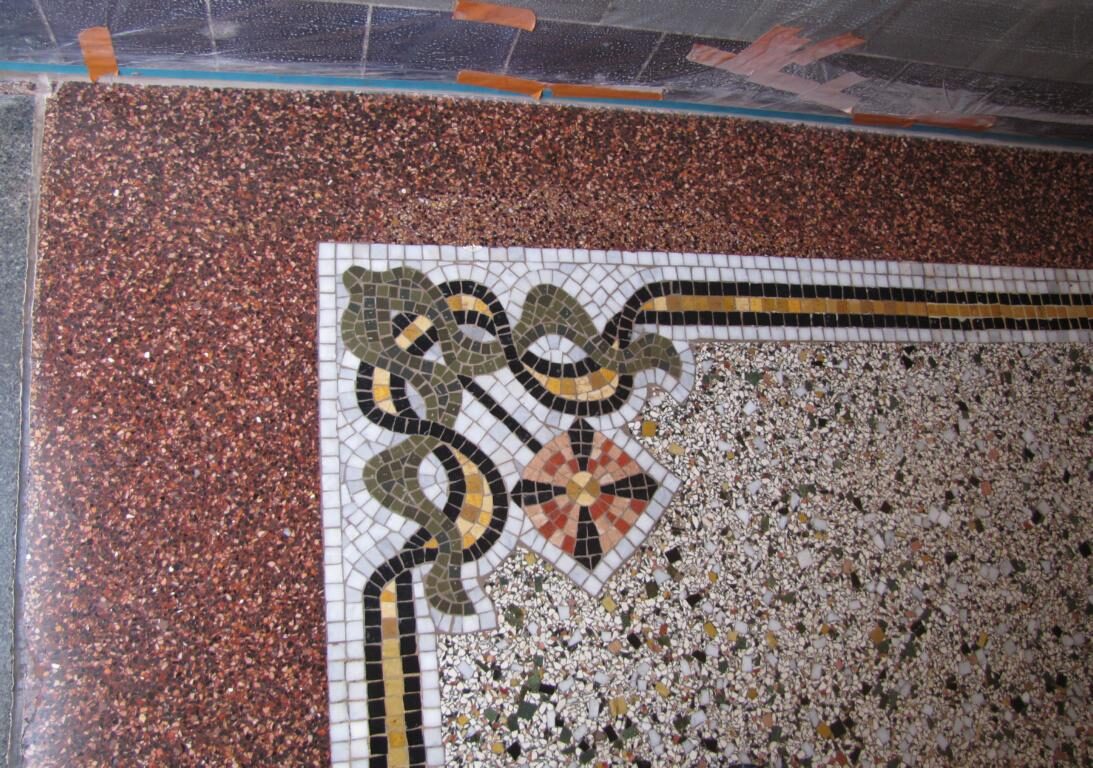 Terrazzoboden im Erdgeschoss freigelegt und geschliffen