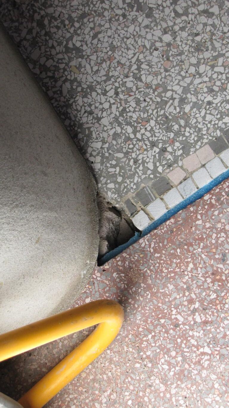 Terrazzoboden im Erdgeschoss freigelegt und geschliffen