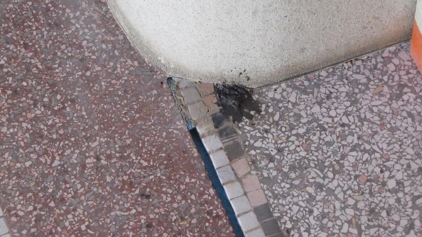 Terrazzoboden im Erdgeschoss freigelegt und geschliffen