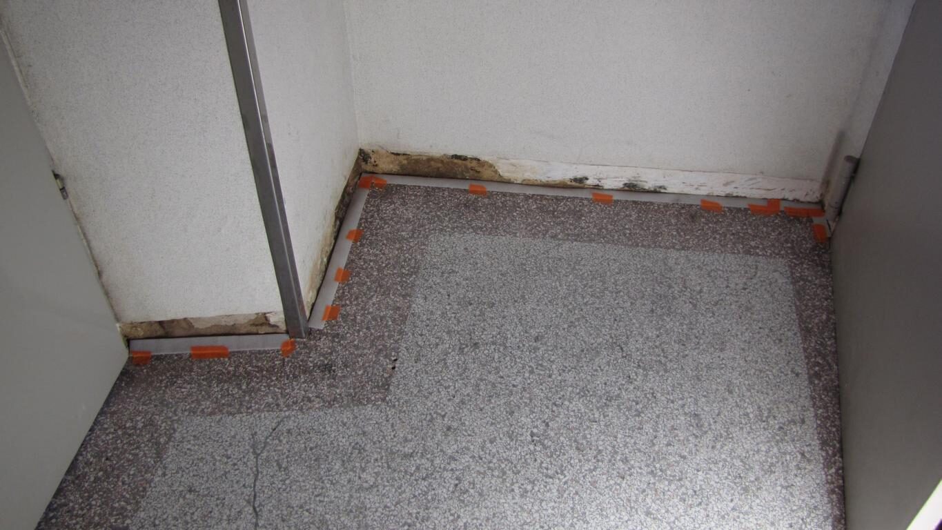 Terrazzoboden im Erdgeschoss freigelegt und geschliffen