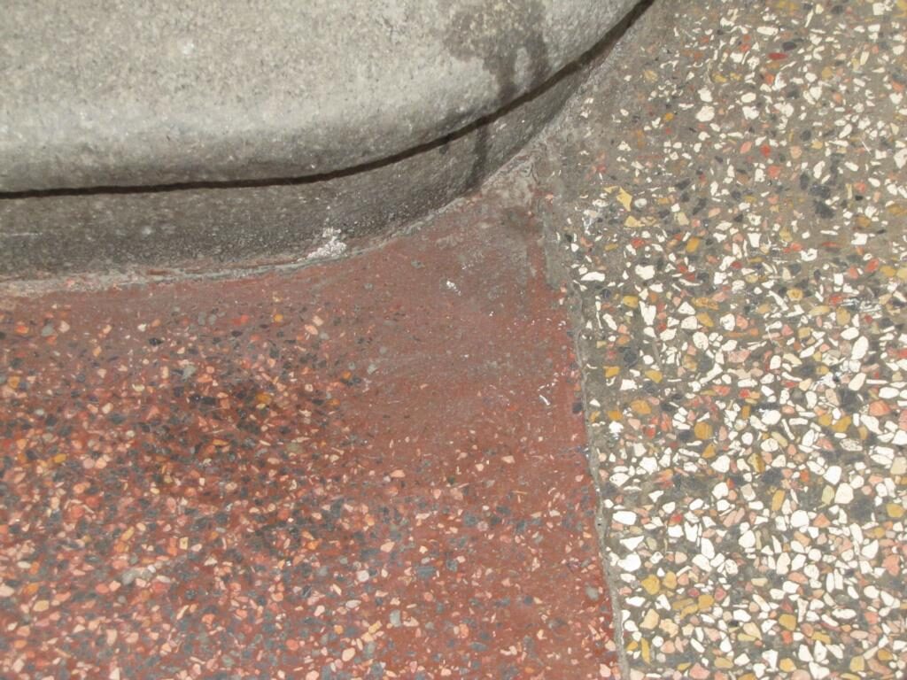 Terrazzoboden im Erdgeschoss freigelegt und geschliffen