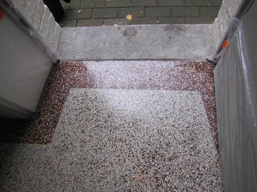 Terrazzoboden im Erdgeschoss freigelegt und geschliffen