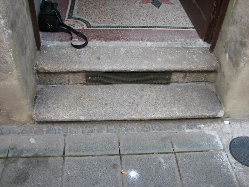 Treppenhaus komplett: Eingang, Podeste, Keller- und Innentreppen