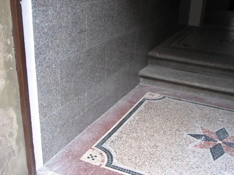 Treppenhaus komplett: Eingang, Podeste, Keller- und Innentreppen