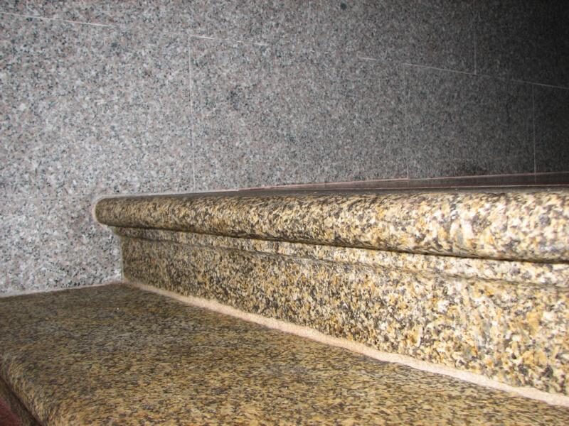 Treppenhaus komplett: Eingang, Podeste, Keller- und Innentreppen